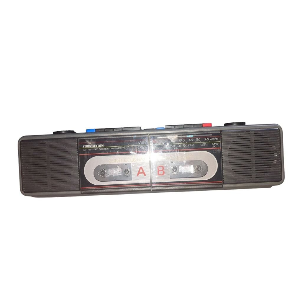 Soundesign Sports Portable AM FM Cassette Stereo Sound Design Boom Box Works